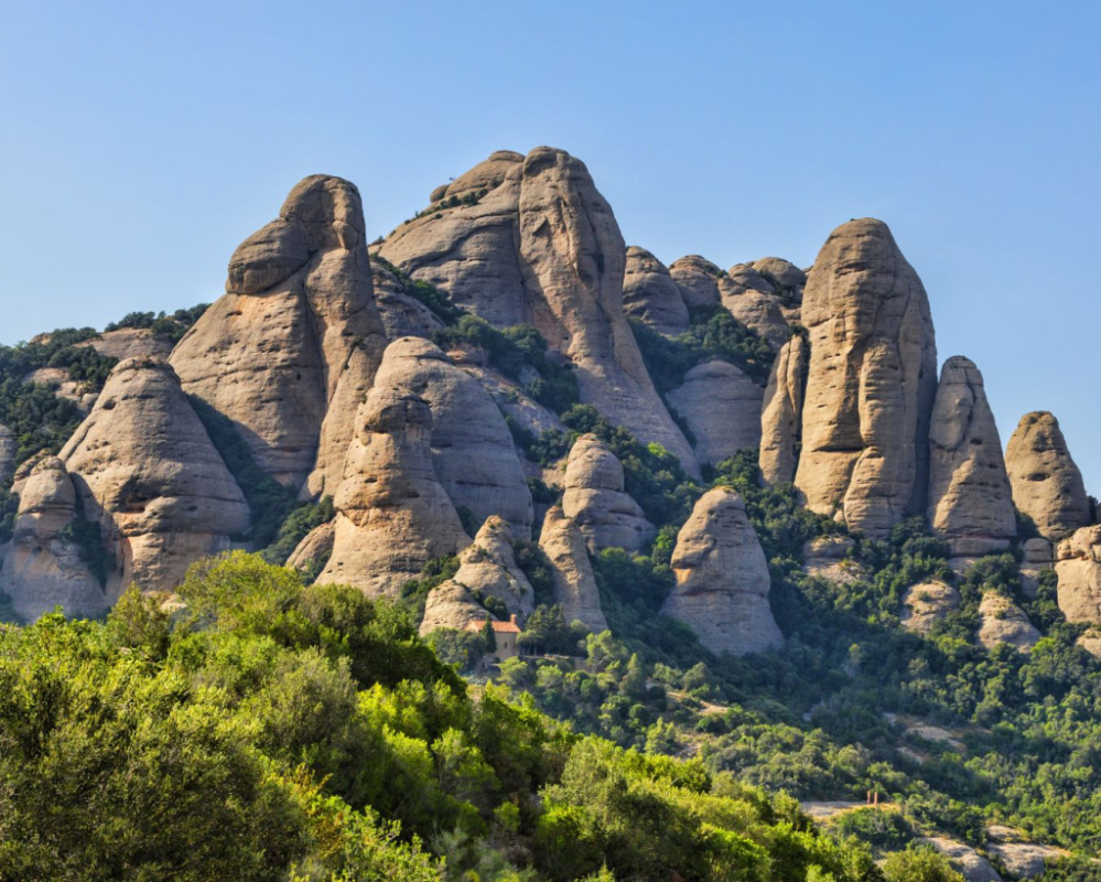 Sobre el nostre patrimoni onomàstic. Petit recorregut per la toponímia montserratina.