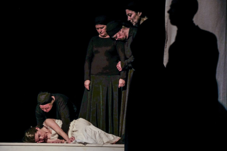 El grup de teatre Illets d'Abrera representa Federico García Lorca al Casinet