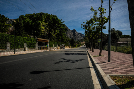 El nou asfaltat de l'Av. del Centenari Amadeu Vives.