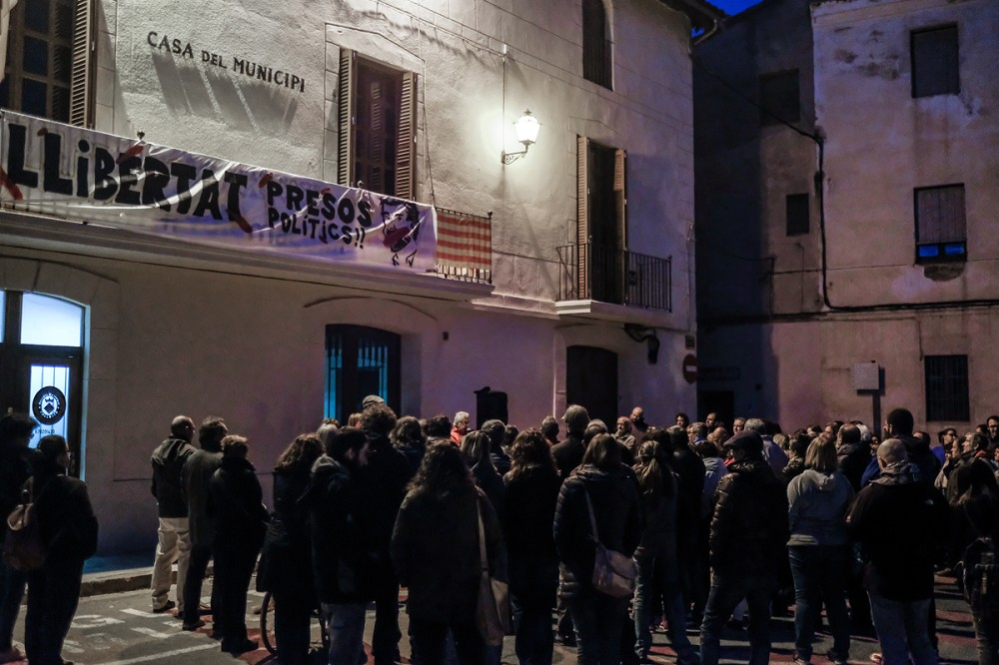 Concentració en defensa de les institucions catalanes