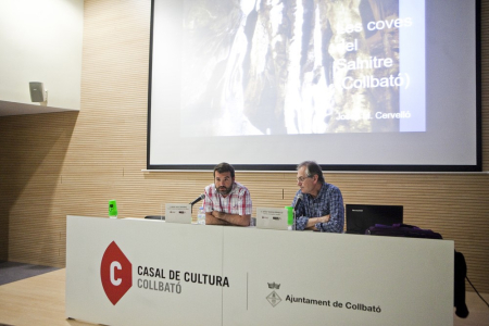 L'alcalde Miquel Solà i el geòleg Josep M. Cervelló