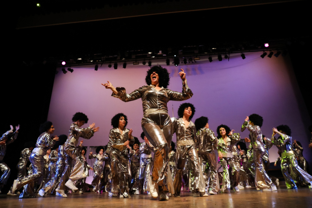 Una de les coreografies de D8N8. Fotografia de Carlos Ojeda.