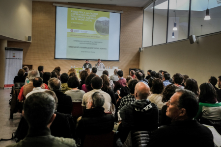 Inauguració de la jornada, que va omplir la Sala d'Actes del Casal de Cultura