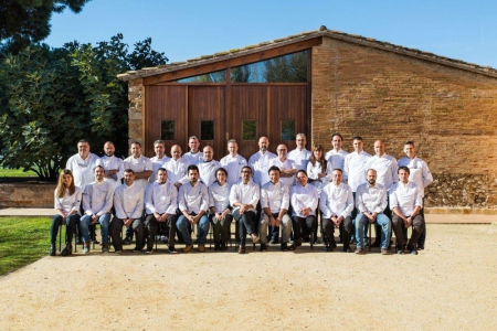 Foto de grup dels chefs dels restaurant que participen en Sabors de l'Horta del Baix Llobregat