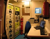Interior d'una de les unitats mòbils